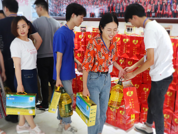 �c��ͬ�����pϲ�R�T���𱬾W(w��ng)�l(f��)������YƷ��������Ո(q��ng)200���T�����Ӱ��