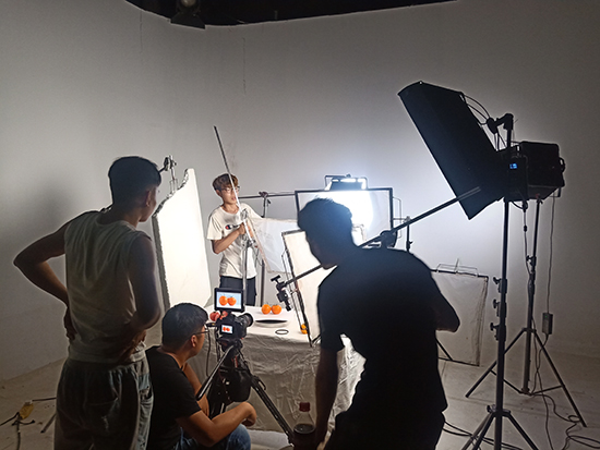 鎬濅負(fù)閬撳垱鎰忕煭瑙嗛鎷嶆憚1.jpg 鎬濅負(fù)閬撳垱鎰忕煭瑙嗛鎷嶆憚1.jpg