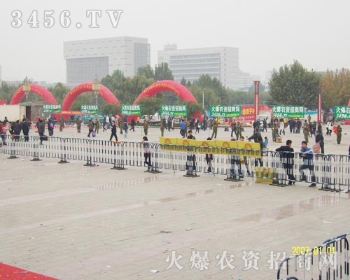 �𱬈F(tu��n)�������ֲ�����ϵ����c