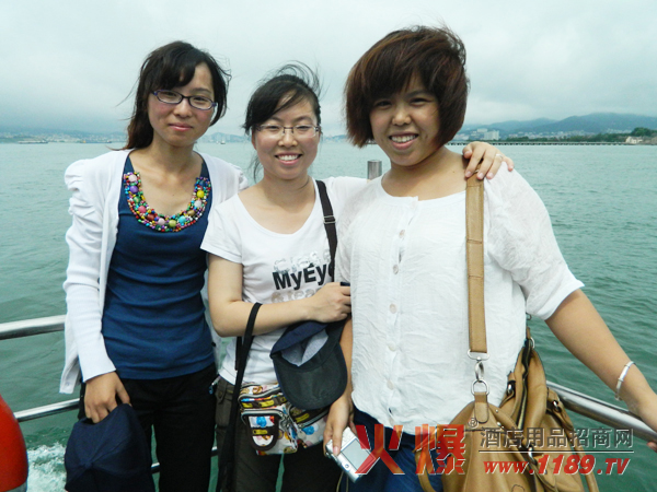 酒店用品三美女