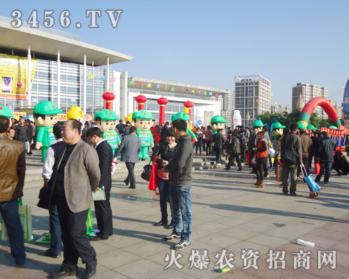 �𱬿�ͨ��ģ�@ʾ���ഺ�����Ĳ������C