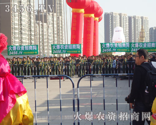 �ӱ���Ŭ�����ӱ��ĸ���������������B����Ϣ