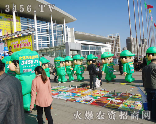 ��ͨ��ģ�����ҵ�ӛ���������˂����P(gu��n)ע