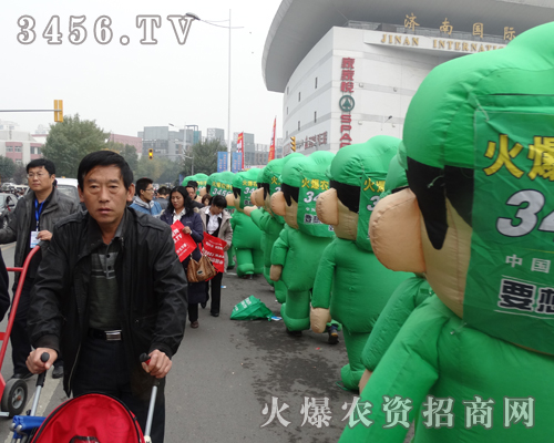 ��ͨ��ģ��չ��(hu��)�F(xi��n)��(ch��ng)����չʾ������`��