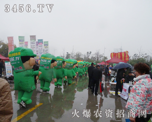 �𱬈F(tu��n)�(du��)�Ì�(sh��)���߳�һ�l���V�Ŀ��f���