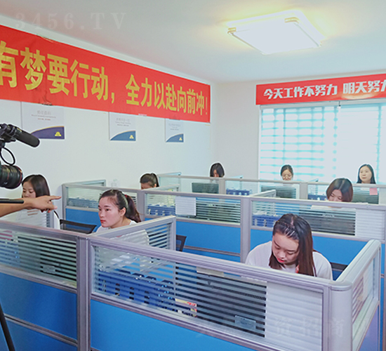 ˼�����˾�Ļ�Ƭ�Ĕz